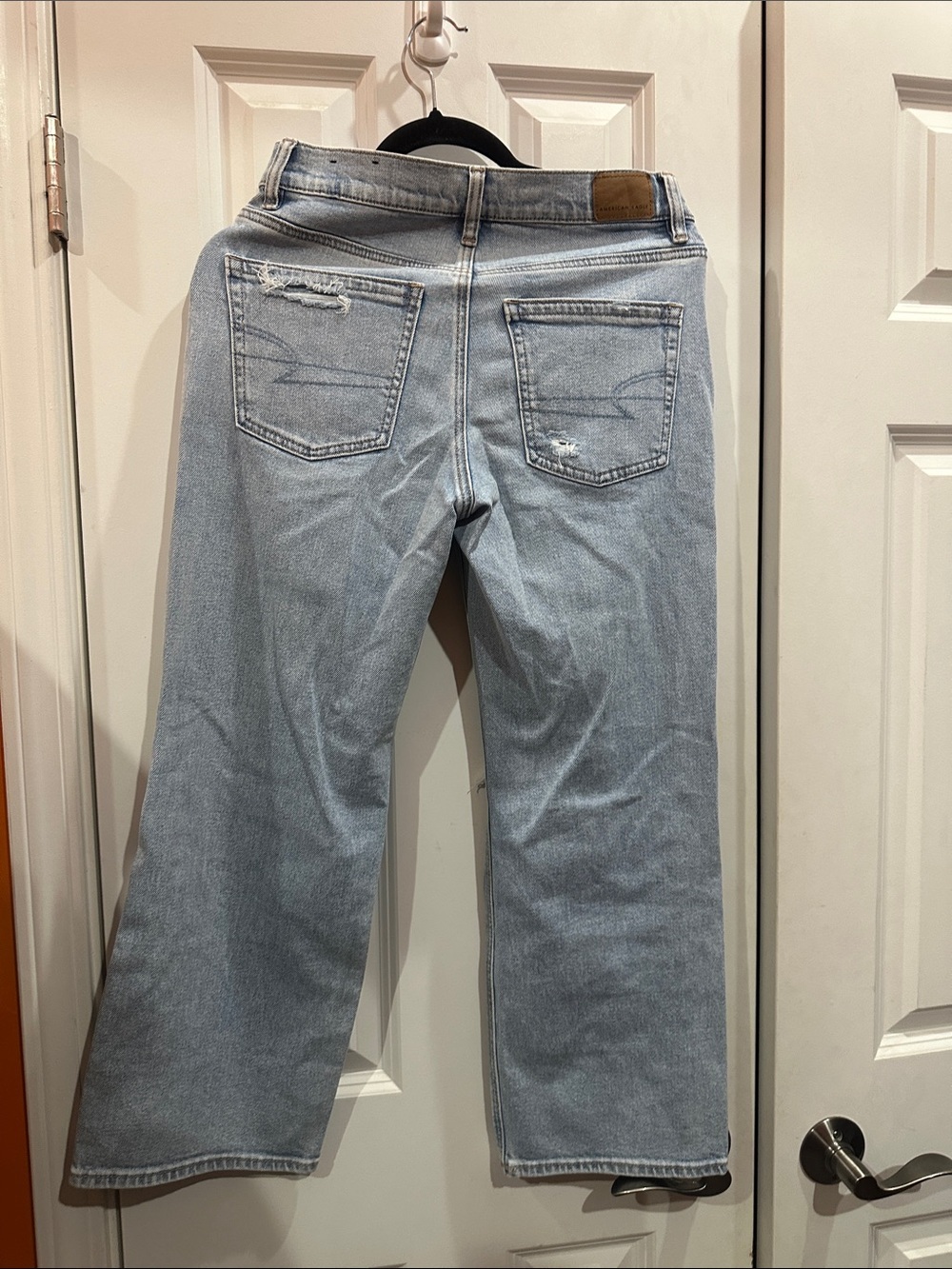 NWOT American Eagle Outfitters Light Blue Ripped Straight Leg Jeans size 0 - Picture 8 of 9